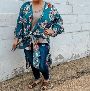 Twig and Arrow Multicolor Floral Kimono One Size
